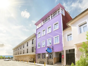 Seven Roses Apart Hotel