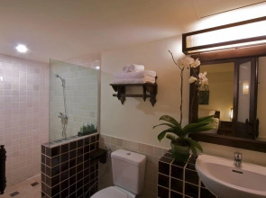 Anoma Boutique House