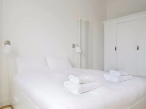 1 Bedroom Apartment In Royal Mile