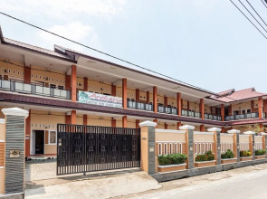 RedDoorz Syariah @ Jalan Letda Sujono Tembung
