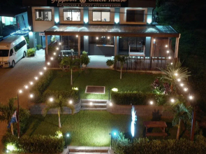 Yeppoon Beachhouse - Hostel