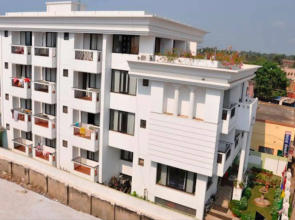 Reba Beach Resort - Hostel