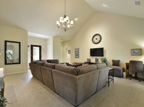 4BR 2BA Cottage at Lake Austin by RedAwning