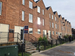 Riverdale House(4 Bedrooms) Serviced Accommodation
