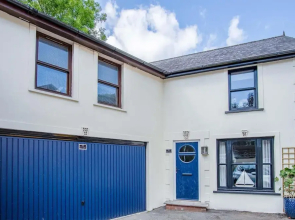 The Cottage - 2 Bedroom Cottage - Tenby
