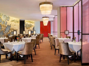 HUALUXE Shanghai Twelve at Hengshan by IHG