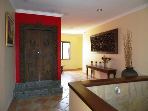 Candi View Hotel