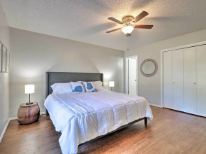 Modern Fayetteville Home < 1 Mi to U of A!