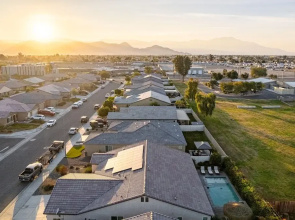 Luxe Indio Stay w/ Pool, Tiki Bar & Fire Pit Near Coachella Longfellow