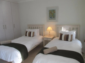 Point Village Accommodation - Linda