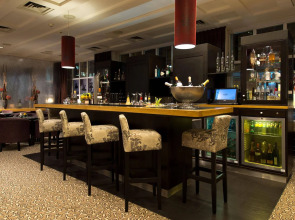 Отель The Q - Quadro City Hotel