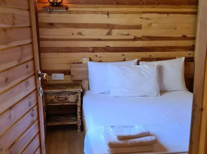 Derin Tas-Bungalow