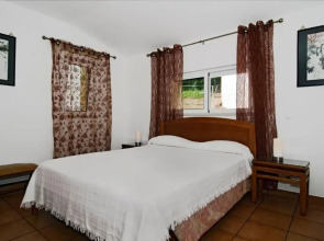 609 Villa Mariposa