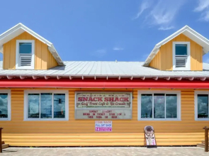 Madeira Beach Yacht Club 215F by Distinctive Beach Rentals