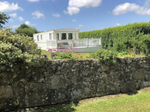 2br-garden-freeparking-charitydonation