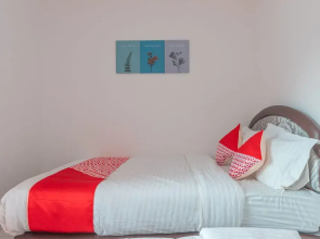 Oyo 2229 Dolfie Residence