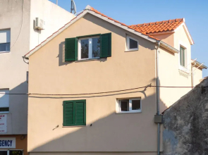 Apartment Lena City Center Near Beach