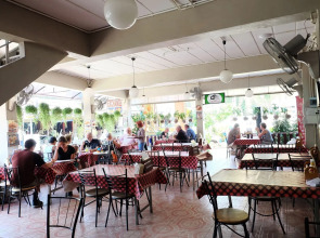 Chilli Hotel & Restaurant