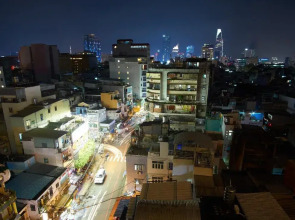 Happy Life Grand Hotel & Sky Bar