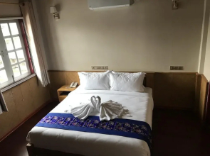 Silver Lake Hotel