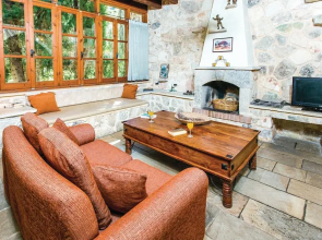 Beautiful Home in Miliou Paphos with Hot Tub, Sauna & 3 Bedrooms