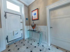 Room in Guest room - This 10th Century home sits in an extraordinary setting in the center of Orleans