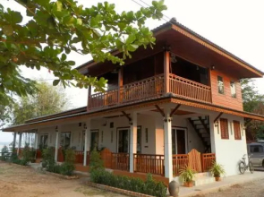 Nakorn Cafe Guest House