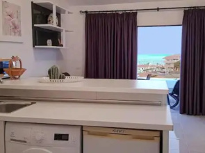 Lovely apartment with pool and sea views 770