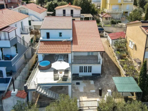 Amazing Home in Grebastica With Wifi and 4 Bedrooms