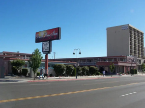 Desert Rose Inn