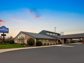 AmericInn by Wyndham Green Bay West