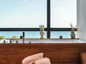 Marina Luxury Jacuzzi Suites by PS