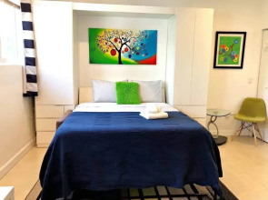 Studio in Las Olas Near FL Beach