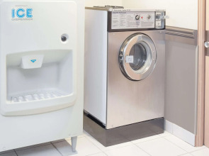 Super 8 by Wyndham Morton Grove/Chicago