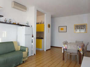 Great Flat With Shared Pool for six Guests-beahost