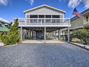 Holden Beach Family Abode - Steps to Ocean!