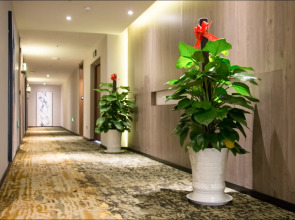 DongShangBoYue Hotel