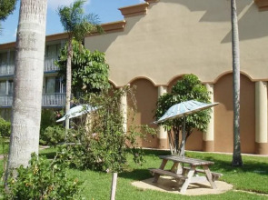 Red Carpet Inn Airport and Cruise Port Hotel Fort Lauderdale