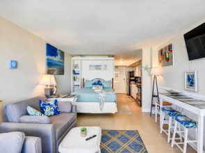 Daytona Beach Studio With Balcony + Ocean View