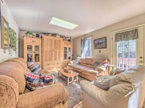 Dog-friendly Alto Escape w/ Hot Tub + Foosball!