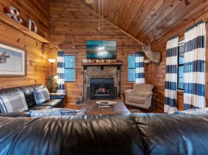 Bear Hug Lodge - Charming Cabin In Coosawattee River Resort - Pet Friendly