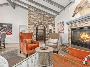 Historic Desert Rose Estate Pool Sauna Sleeps 12