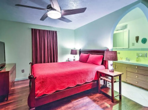 Downtown Anchorage Home, 1 Block to Coastal Trail!