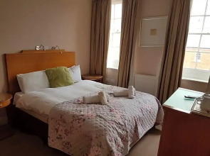 The Antelope at Upavon