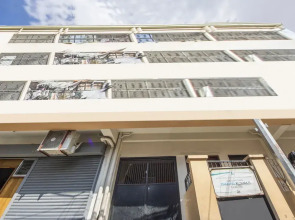 OYO 578 Red Velvet Suites Vaccinated Staff