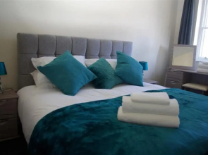 The Roaches Suite - Premier Serviced Accommodation