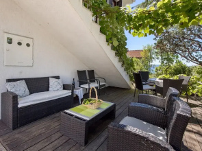 House Rose With Private Pool And Garden