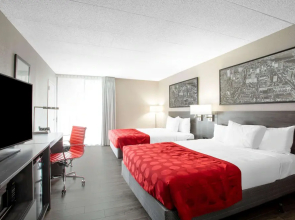 Ramada by Wyndham Hartford North / Bradley Airport