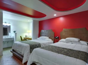 Romantic Inn & Suites