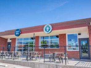 Craft Brewery Perfection! Charming & Dog-friendly